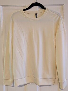 Women’s Pale Yellow Crewneck Sweatshirt